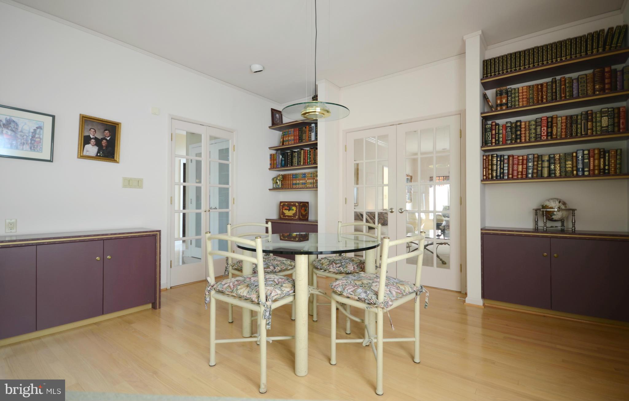 FOXCHASE - Residential