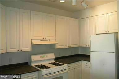 FITZ AT ROCKVILLE TOWN C - Residential Lease