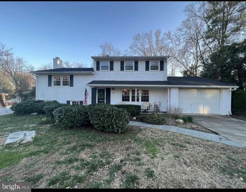 823 NEAL DRIVE ALEXANDRIA VA 22308