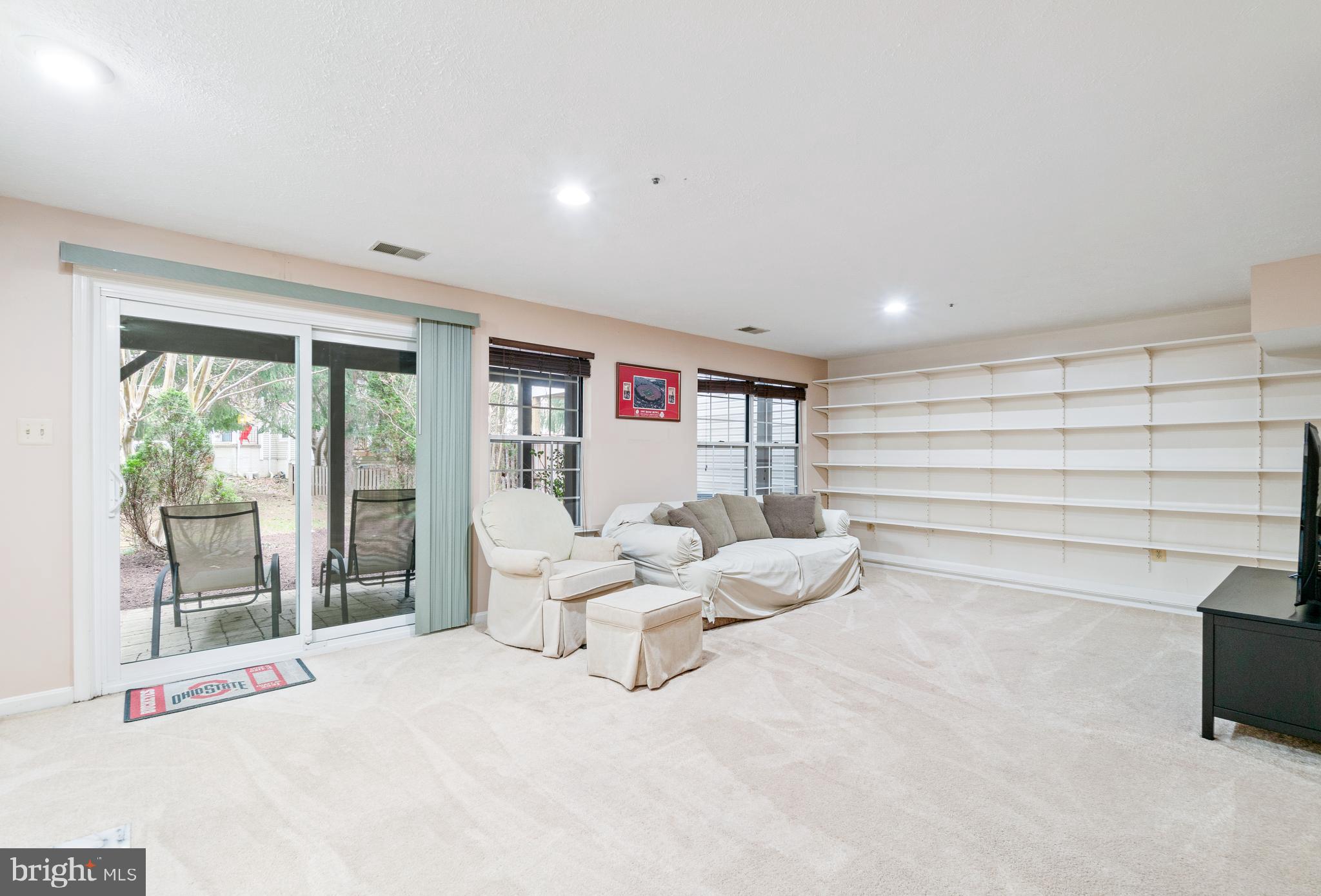 LAKE HALLOWELL - Residential