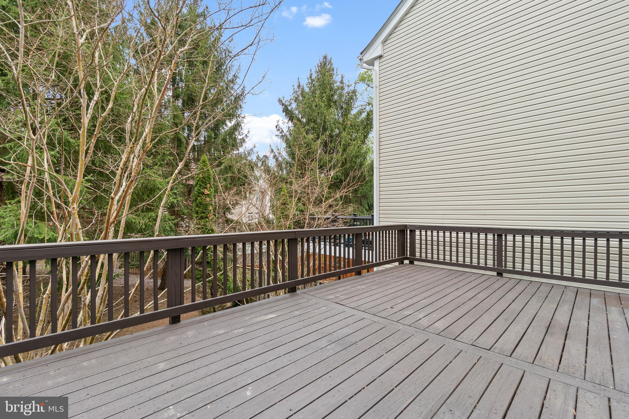 LAKE HALLOWELL - Residential