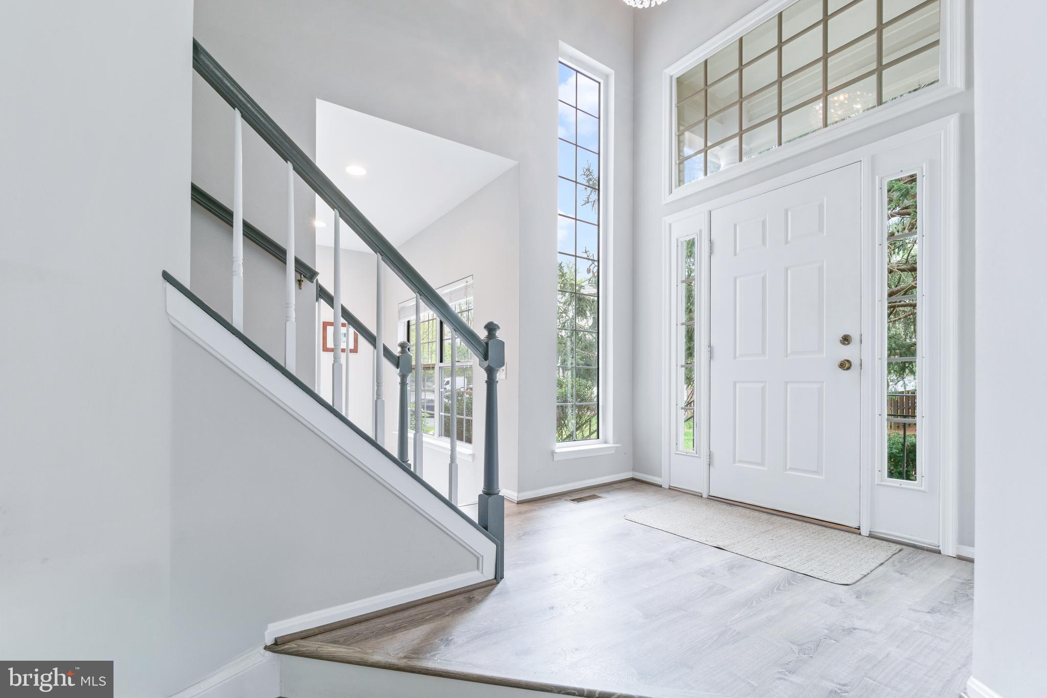 LAKE HALLOWELL - Residential