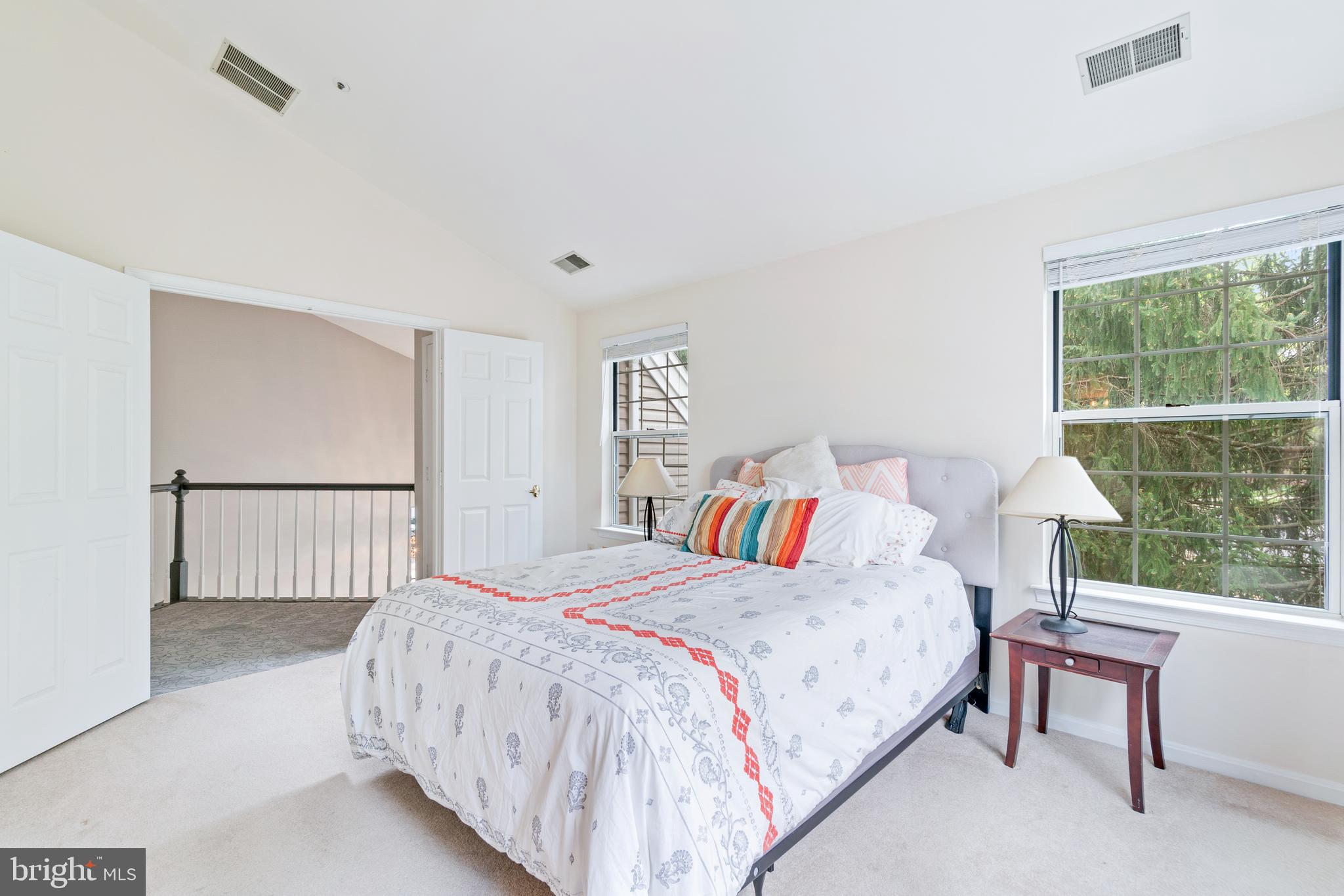 LAKE HALLOWELL - Residential