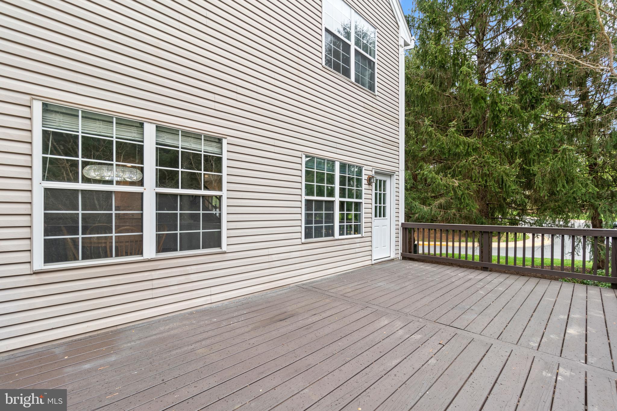 LAKE HALLOWELL - Residential