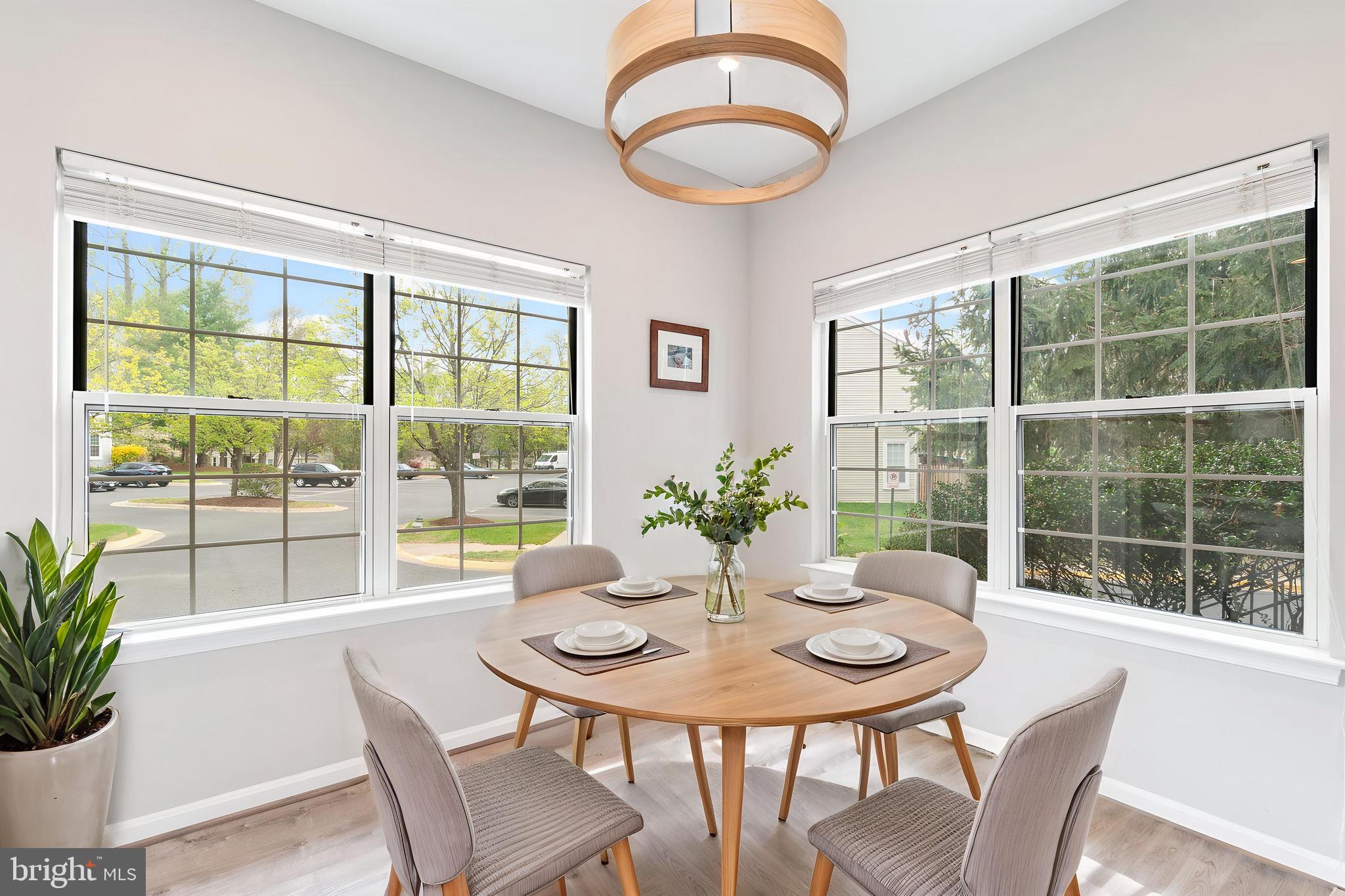 LAKE HALLOWELL - Residential