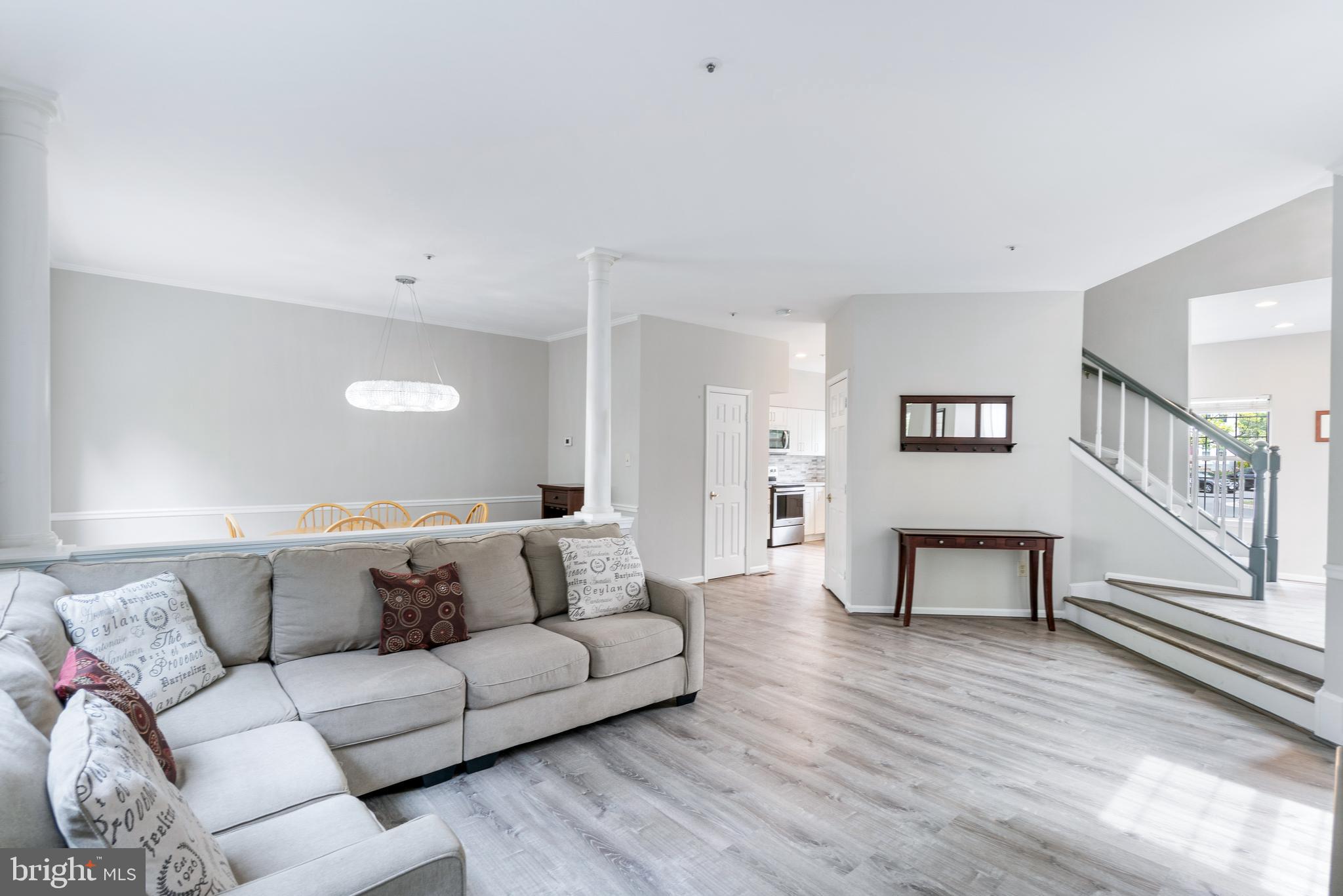 LAKE HALLOWELL - Residential