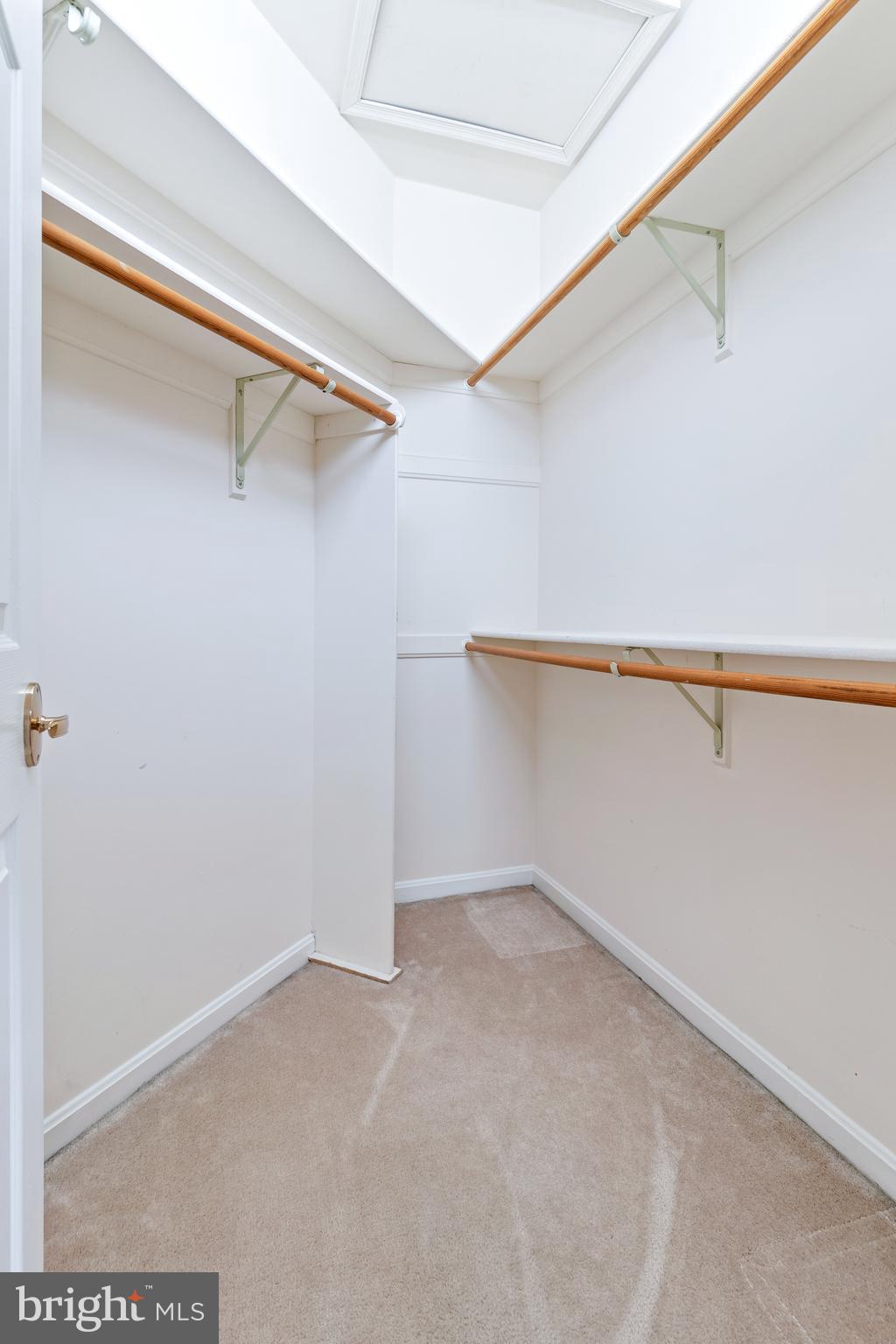 LAKE HALLOWELL - Residential