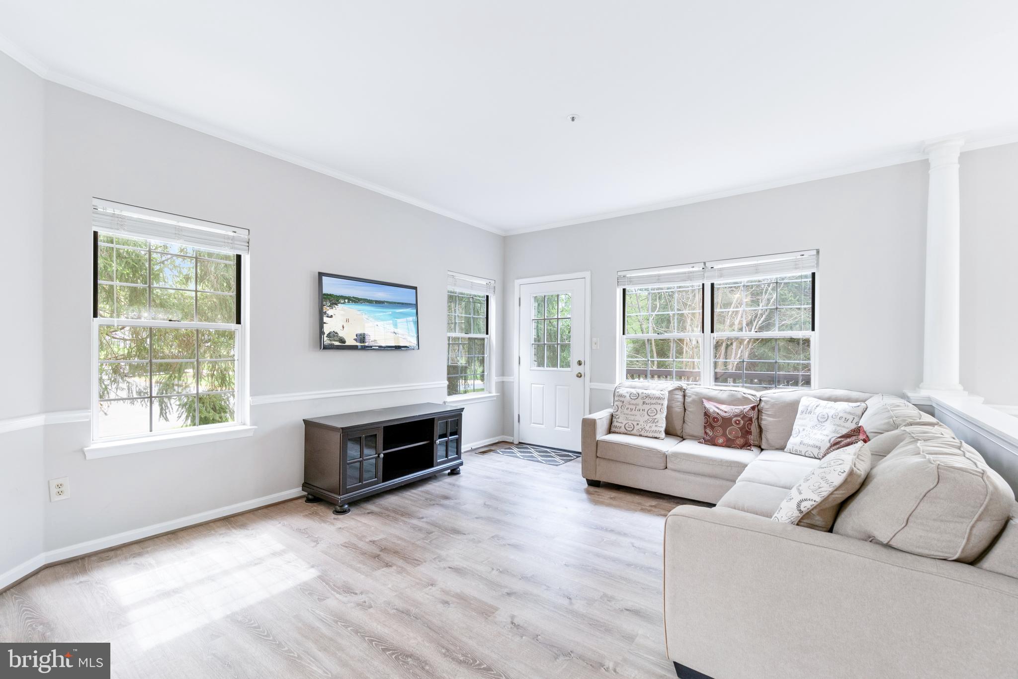 LAKE HALLOWELL - Residential