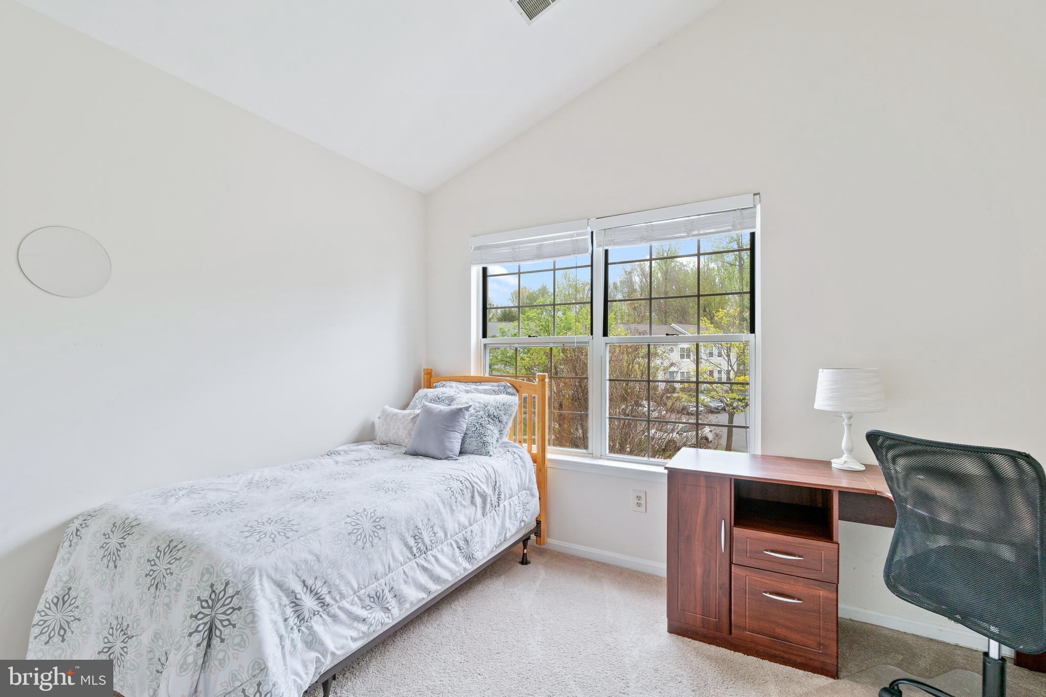 LAKE HALLOWELL - Residential