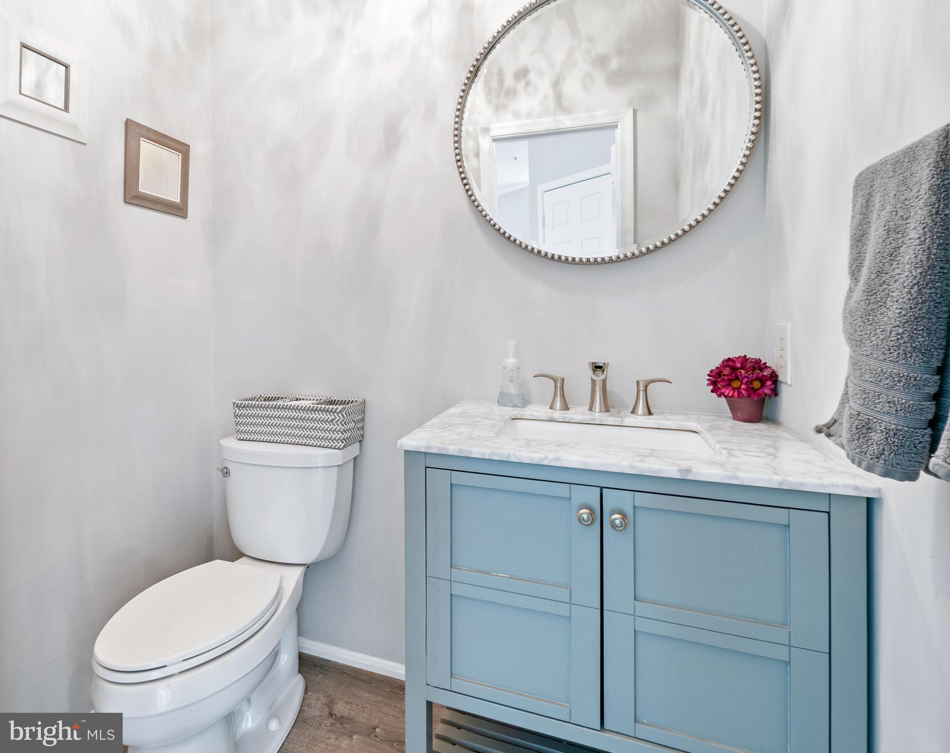 LAKE HALLOWELL - Residential