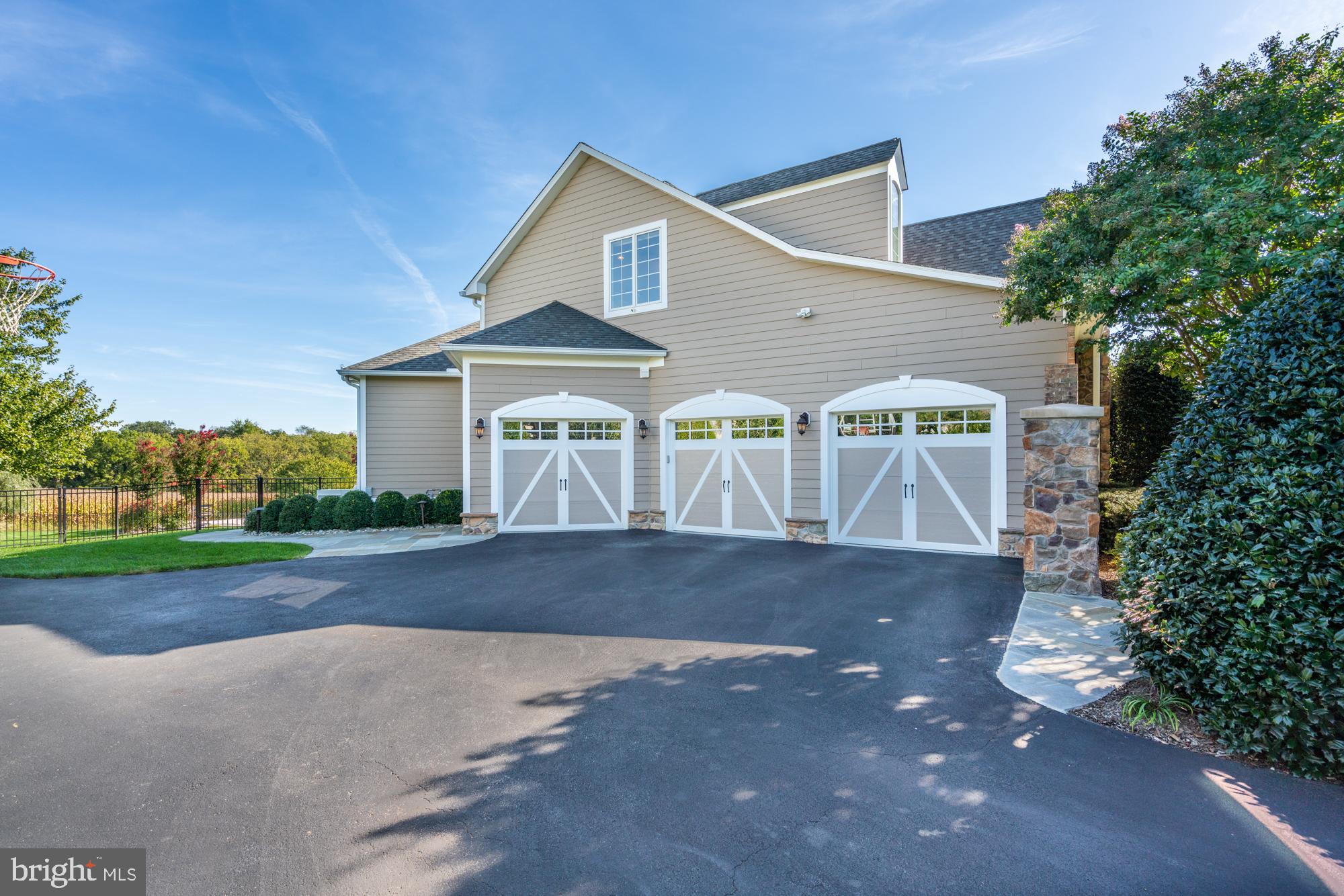 FOX MEADOW - Residential