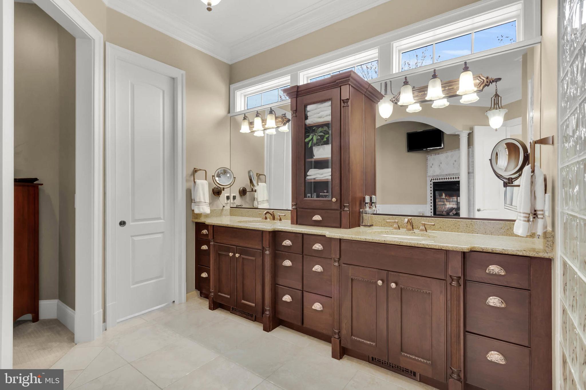 FOX MEADOW - Residential