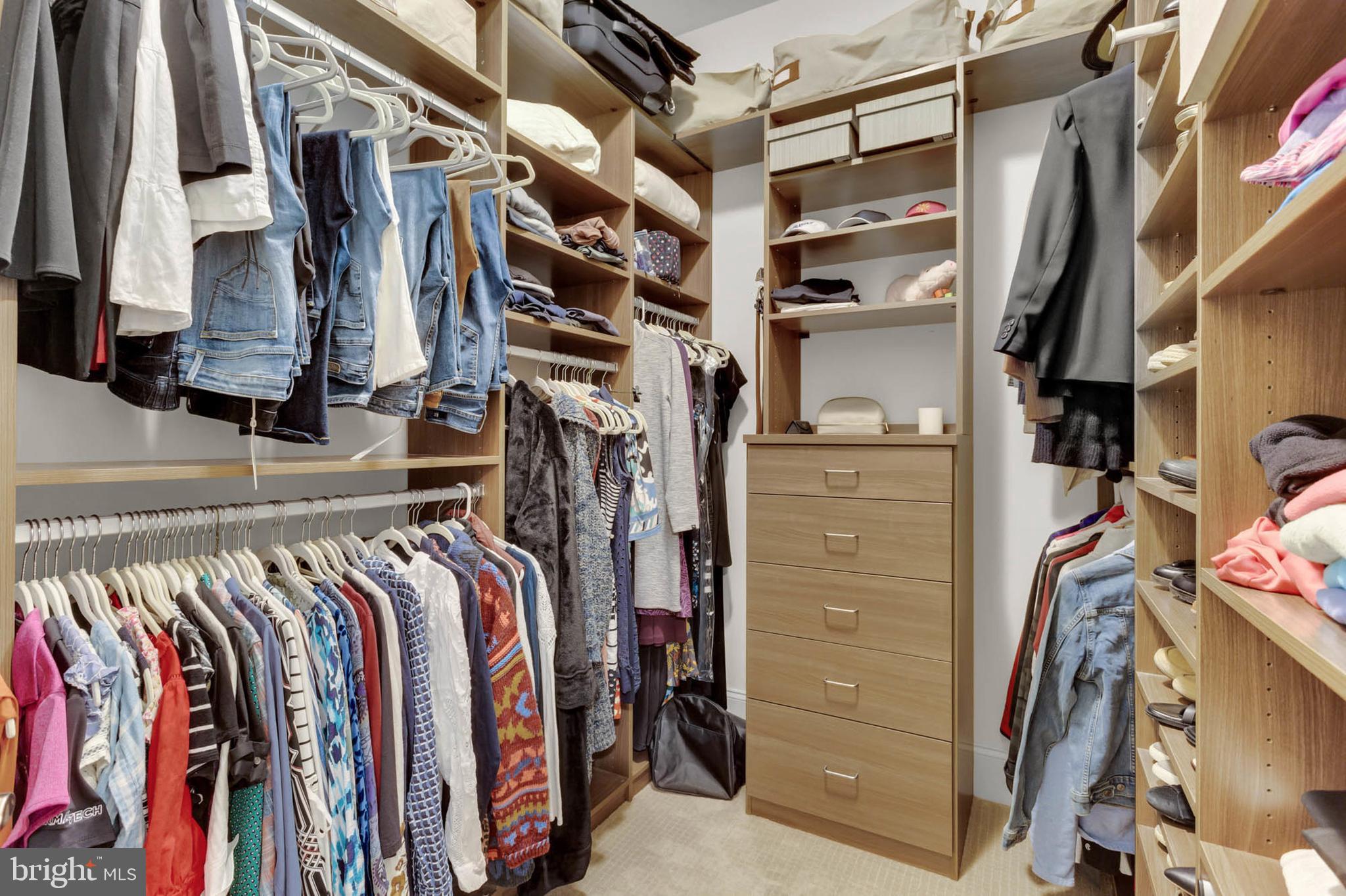 FOX MEADOW - Residential