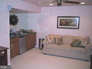 NEWPORT - Residential Lease