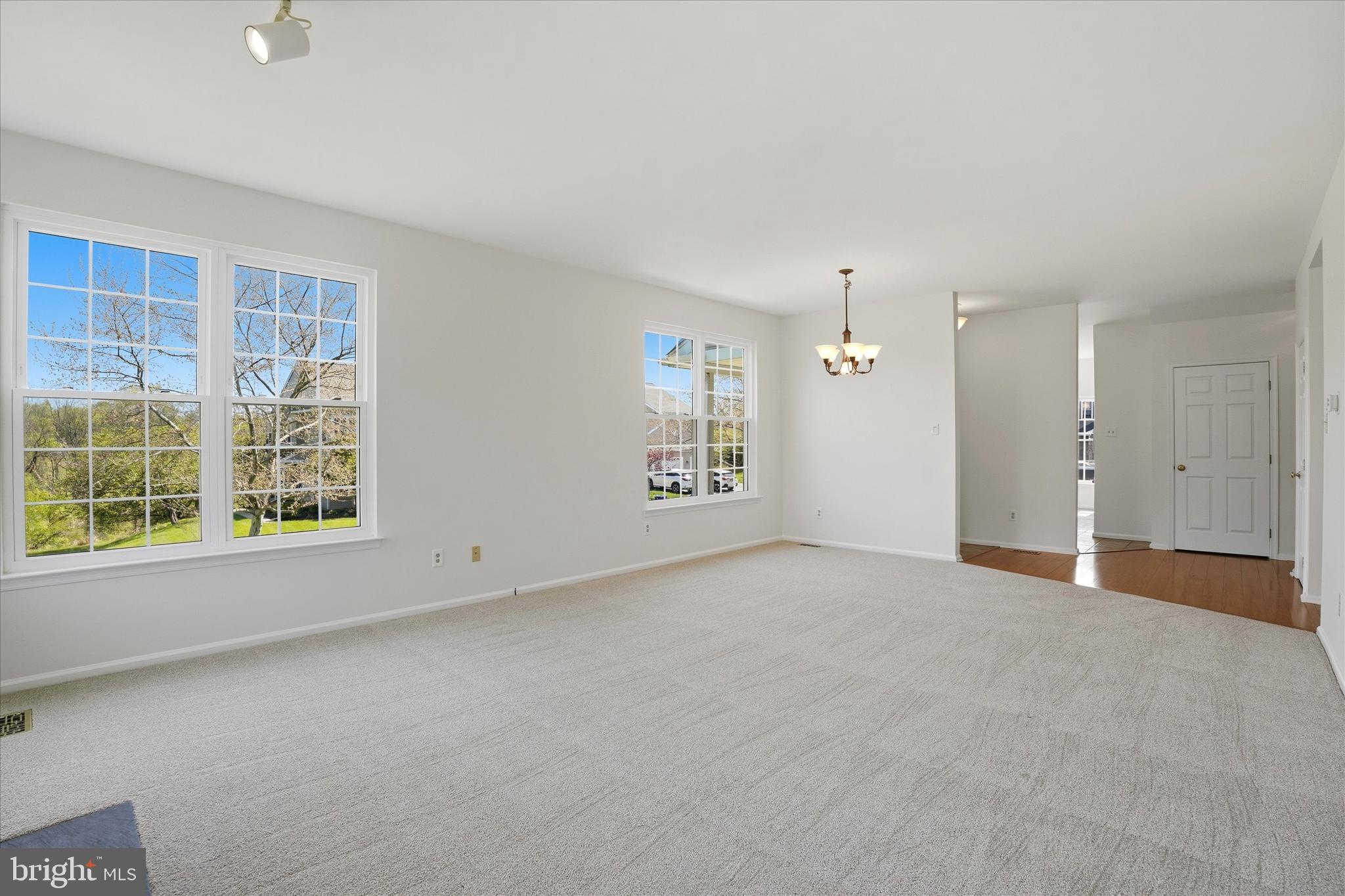 CHARLESTOWN HUNT - Residential