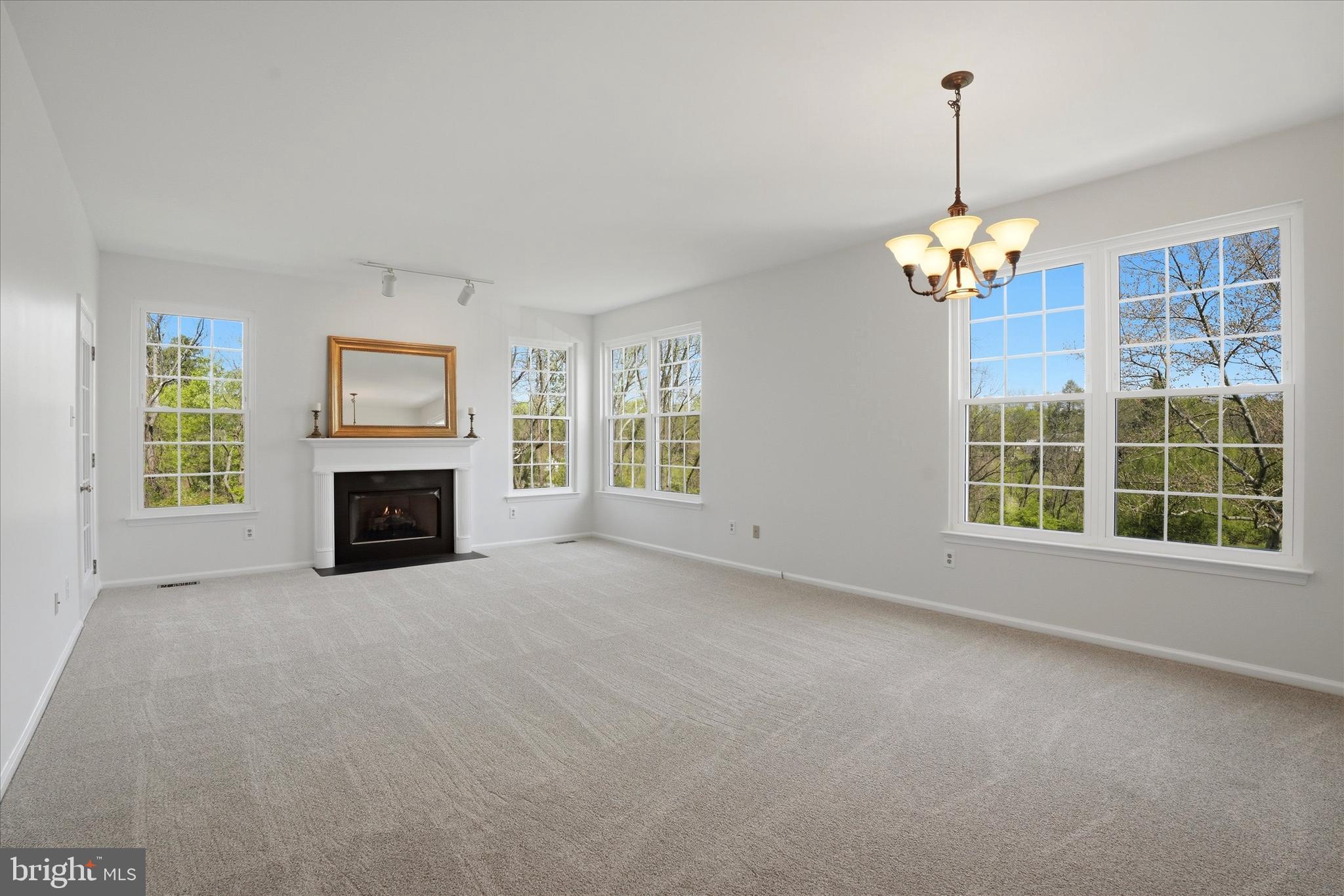 CHARLESTOWN HUNT - Residential