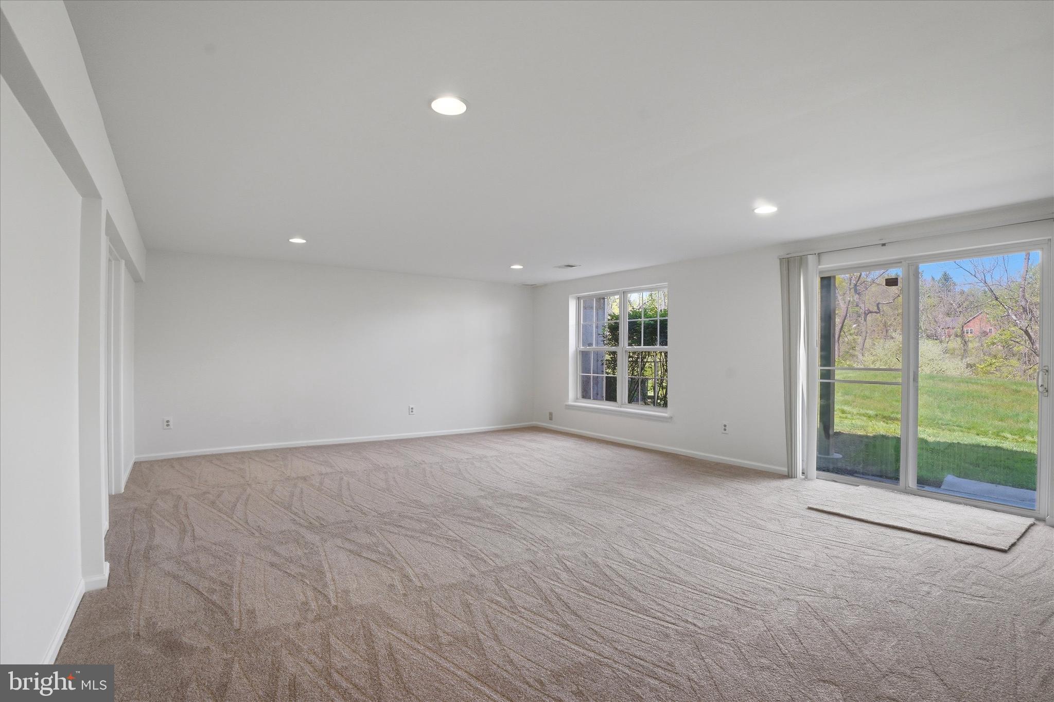 CHARLESTOWN HUNT - Residential