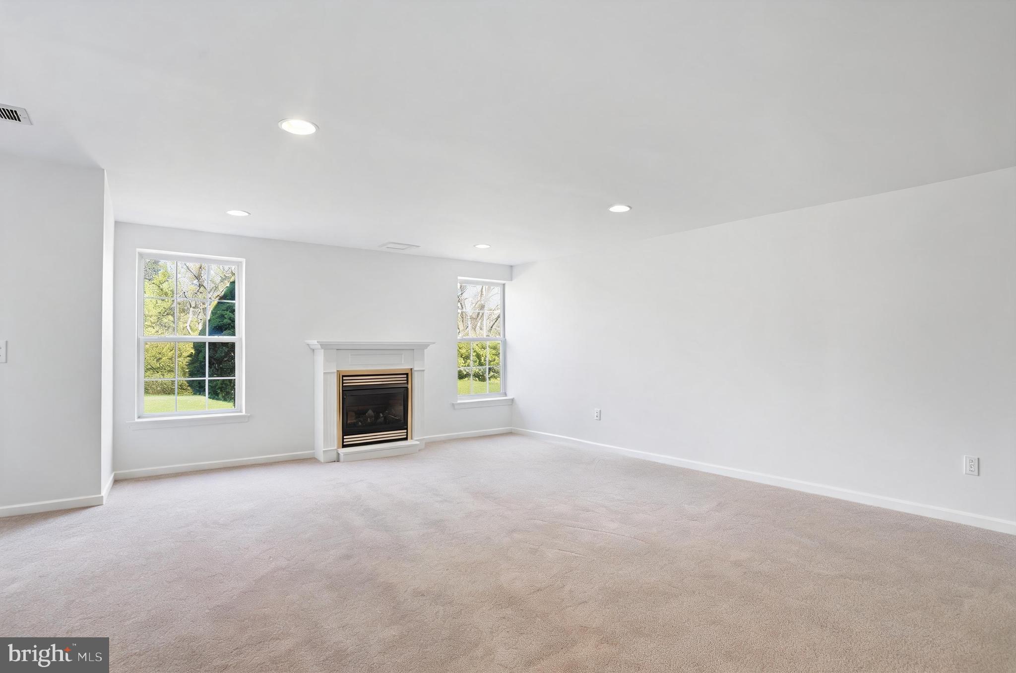 CHARLESTOWN HUNT - Residential