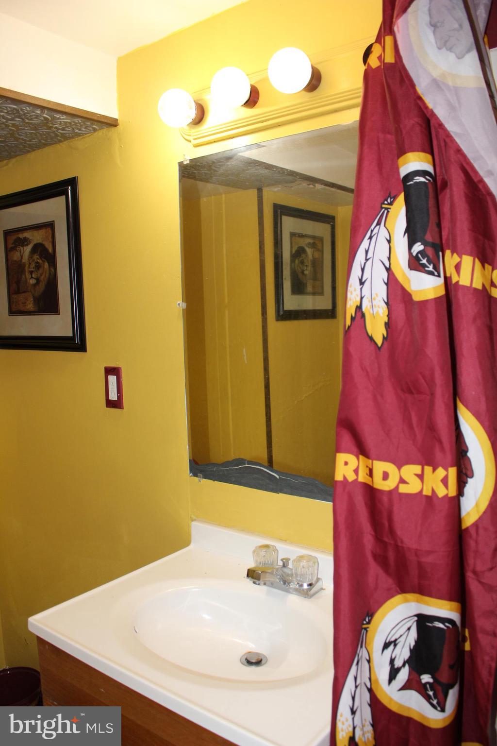 DEFENSE HEIGHTS - Residential