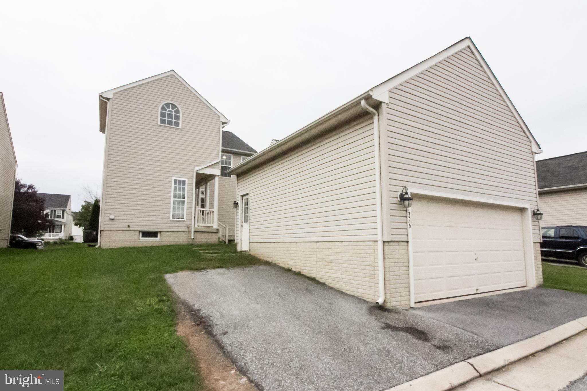 LAKELAND PLACE - Residential