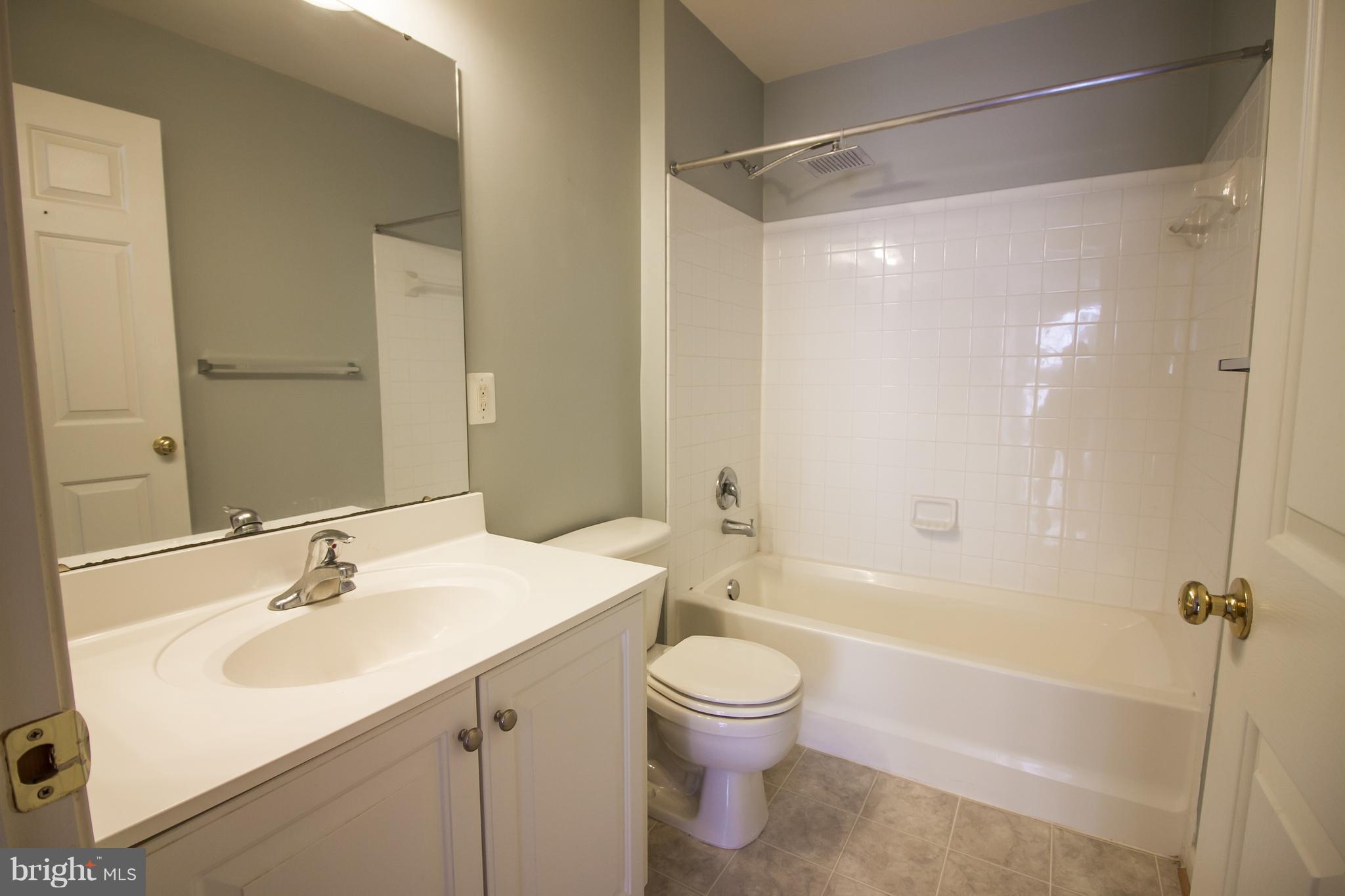 LAKELAND PLACE - Residential