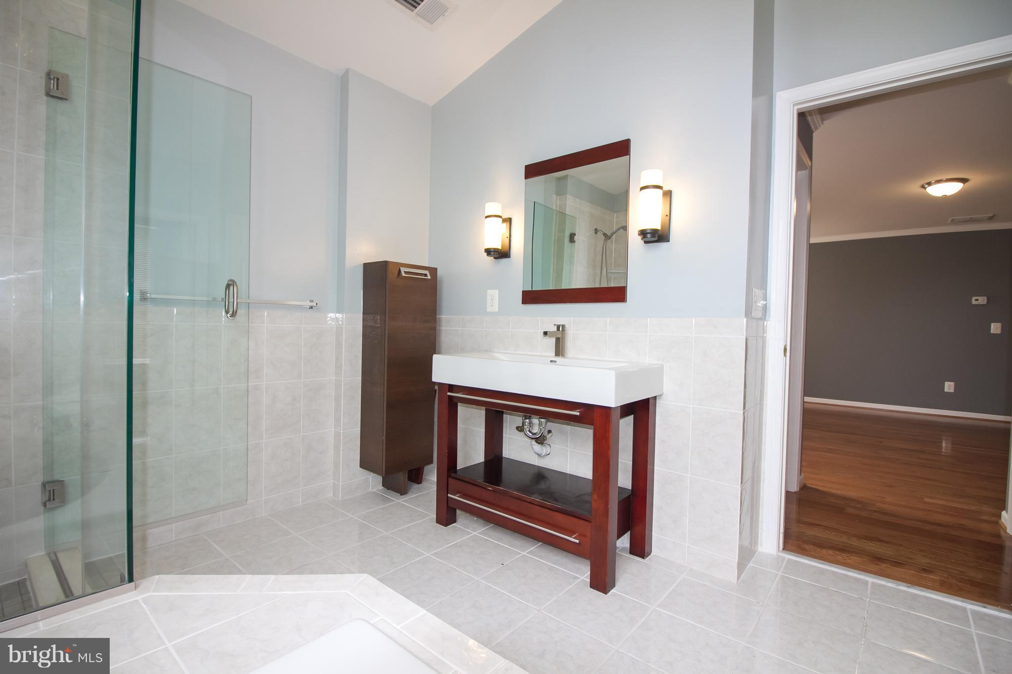 LAKELAND PLACE - Residential