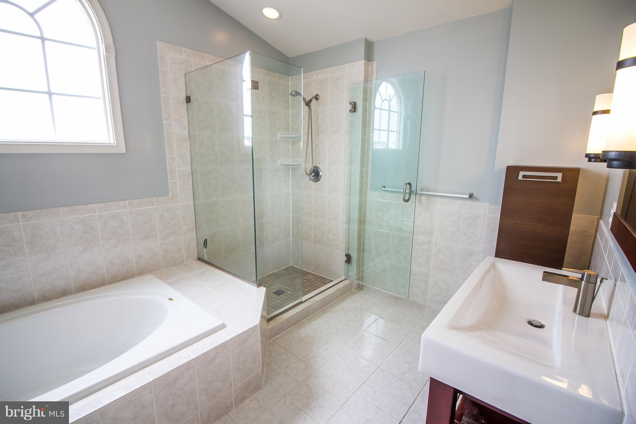 LAKELAND PLACE - Residential