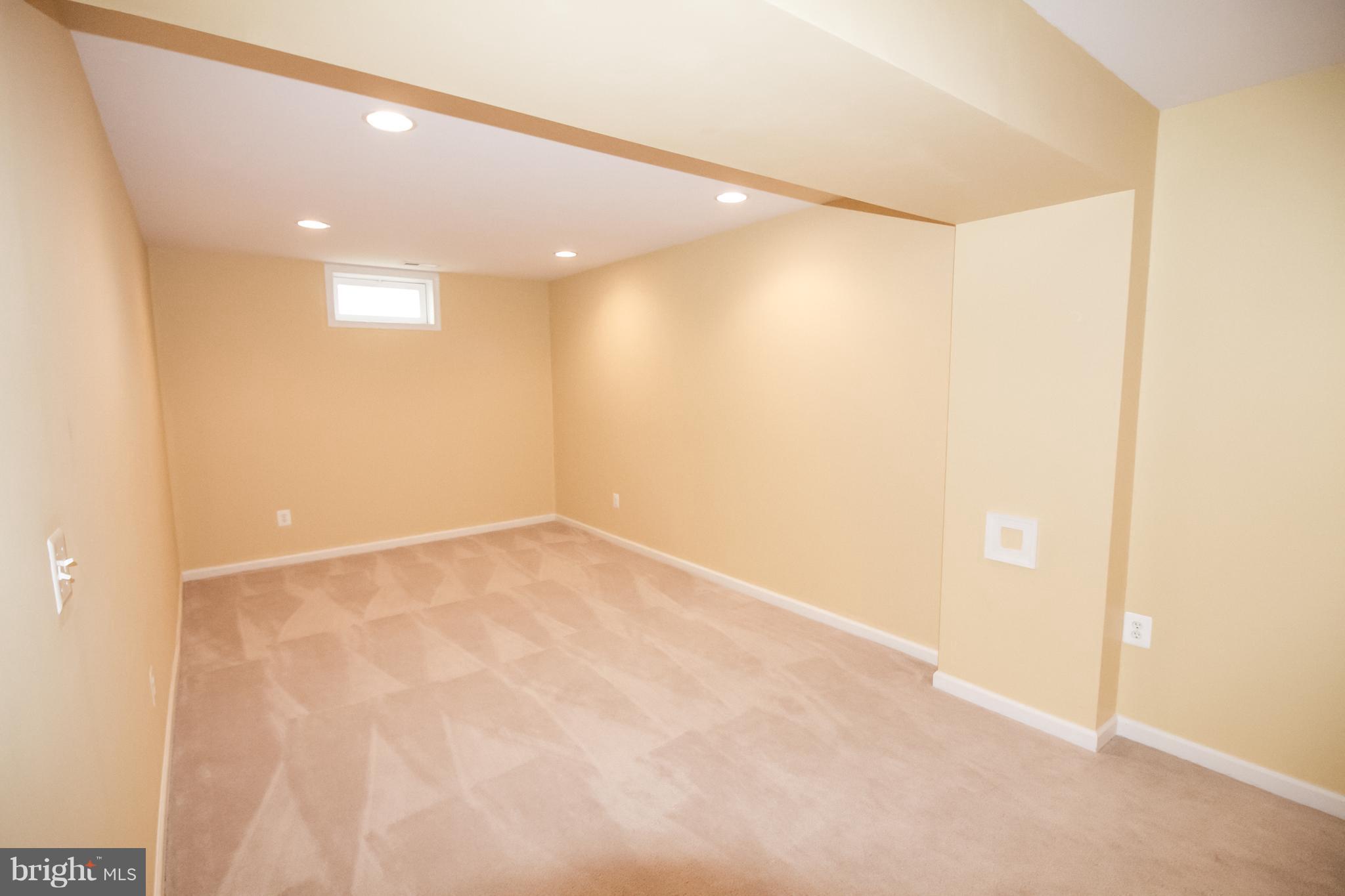 LAKELAND PLACE - Residential