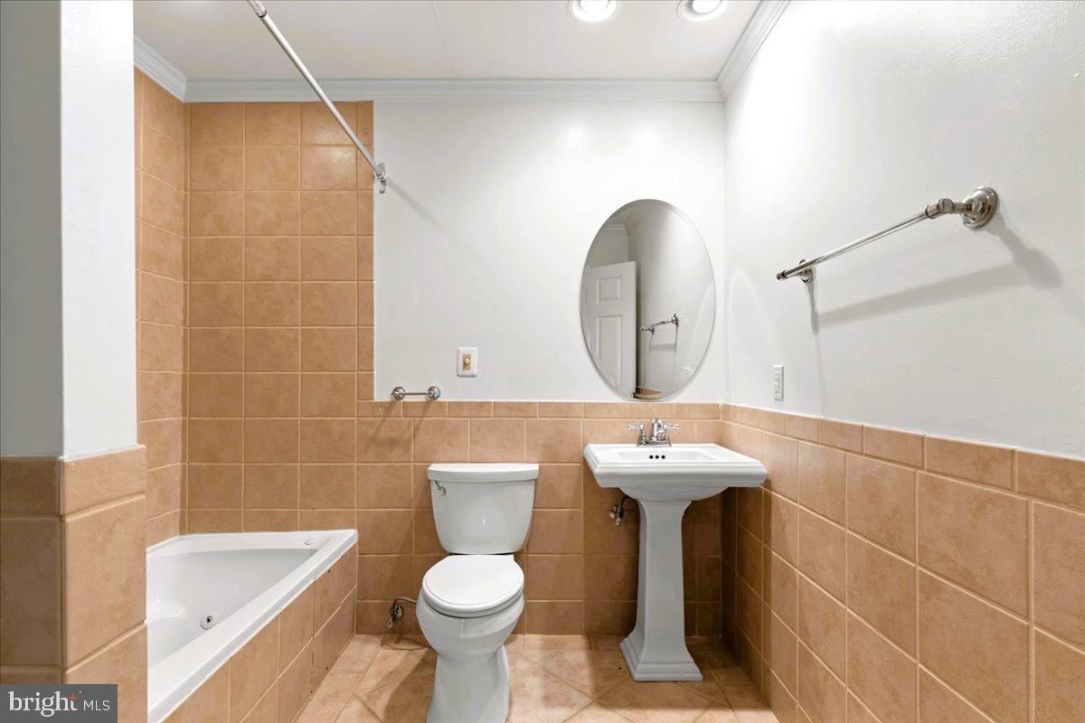 WOODLAWN MANOR SUB - Residential