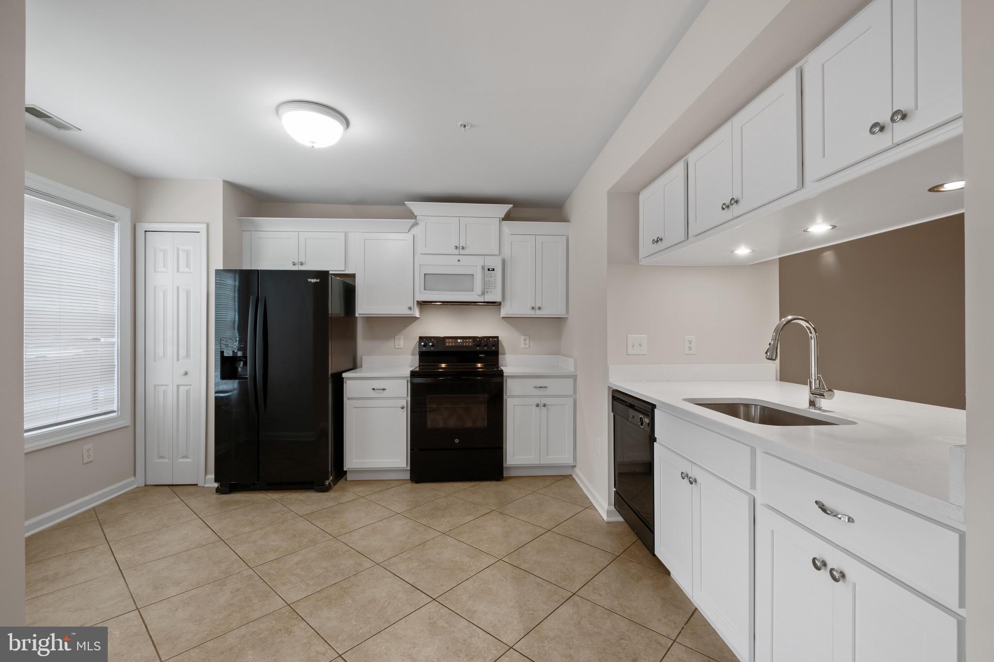 QUEENS LANDING - Residential