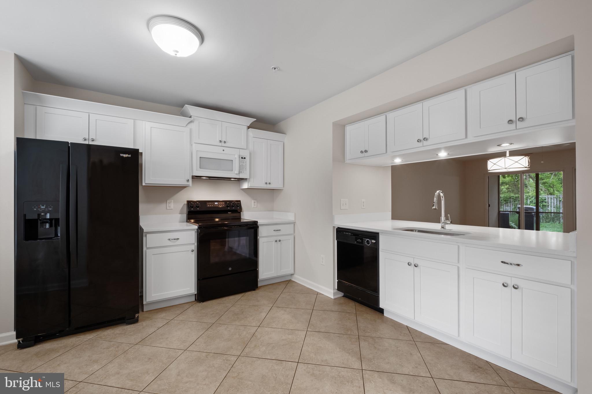 QUEENS LANDING - Residential