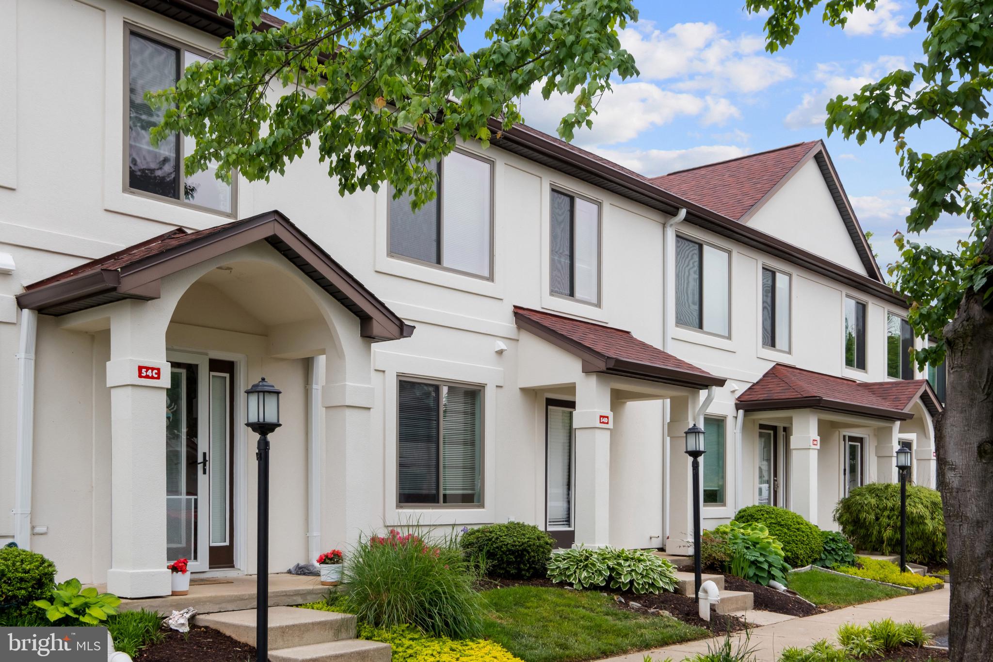QUEENS LANDING - Residential