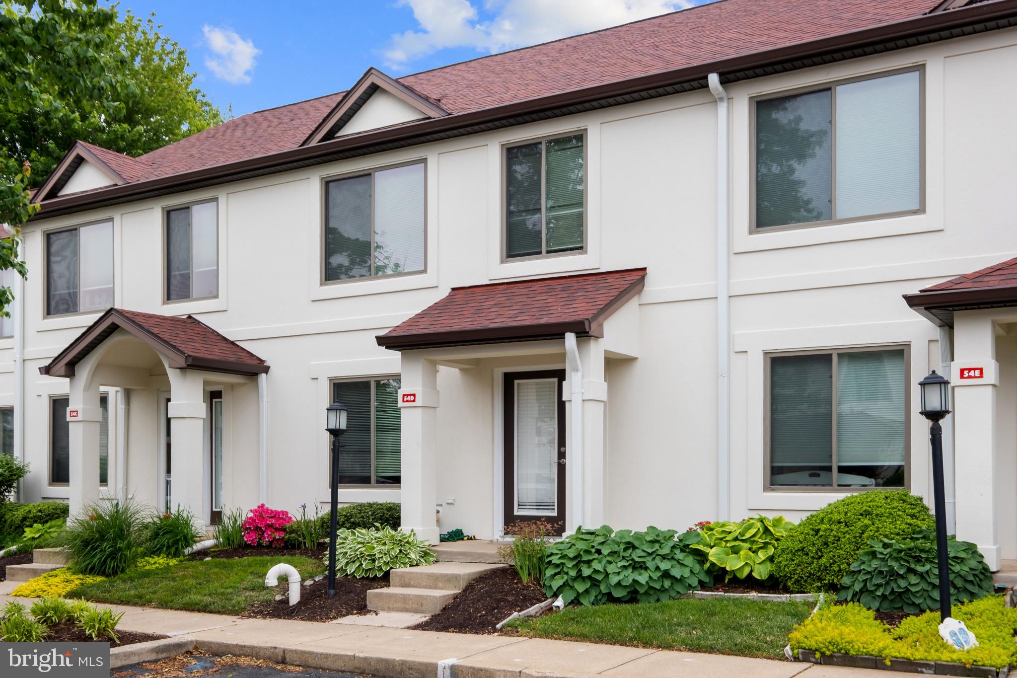 QUEENS LANDING - Residential