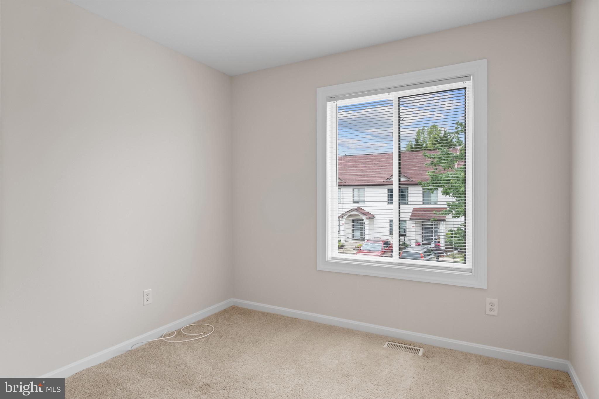 QUEENS LANDING - Residential