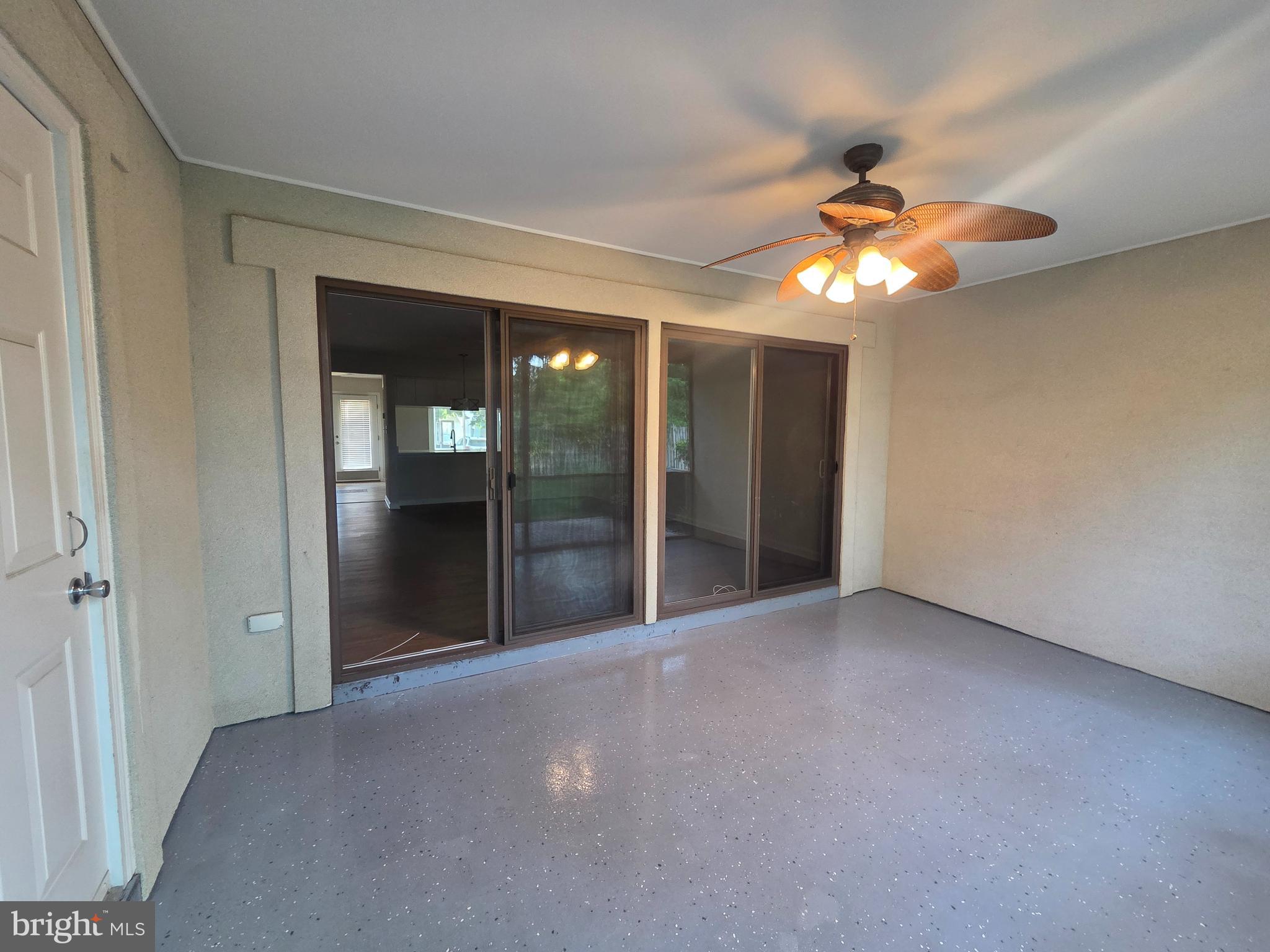 QUEENS LANDING - Residential