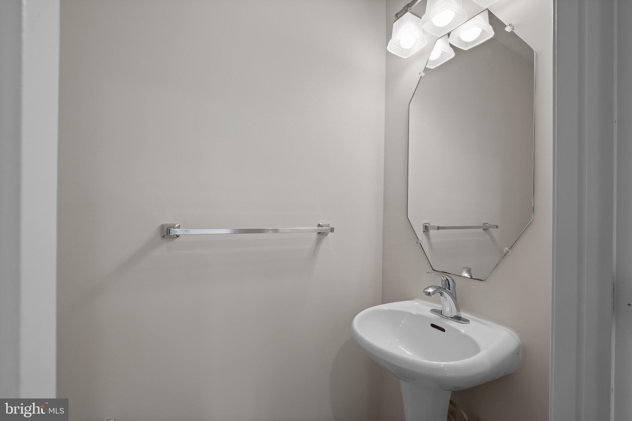 QUEENS LANDING - Residential
