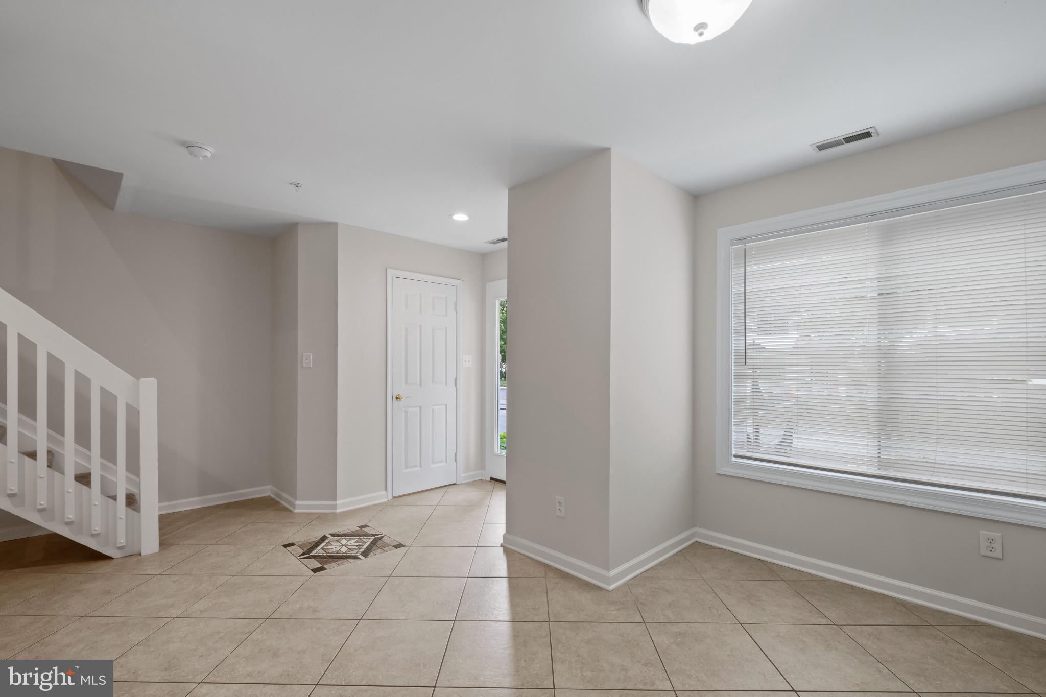 QUEENS LANDING - Residential