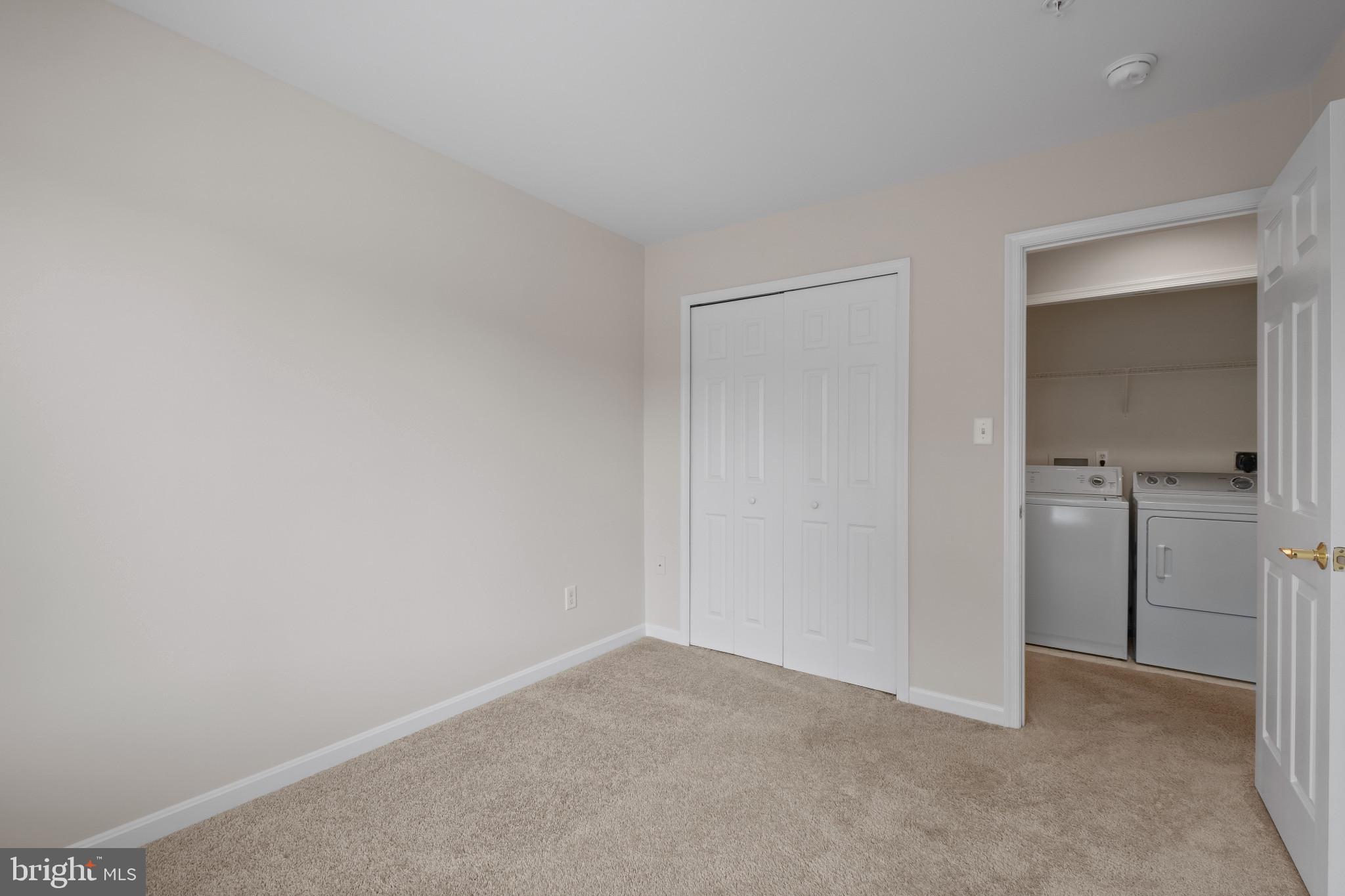 QUEENS LANDING - Residential