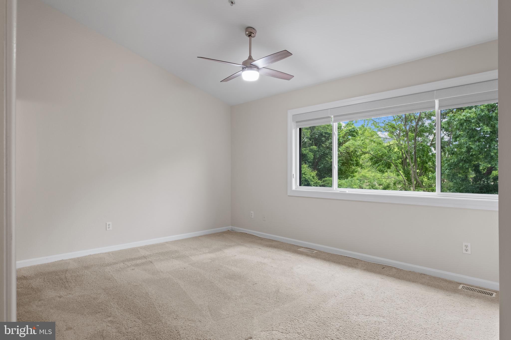 QUEENS LANDING - Residential