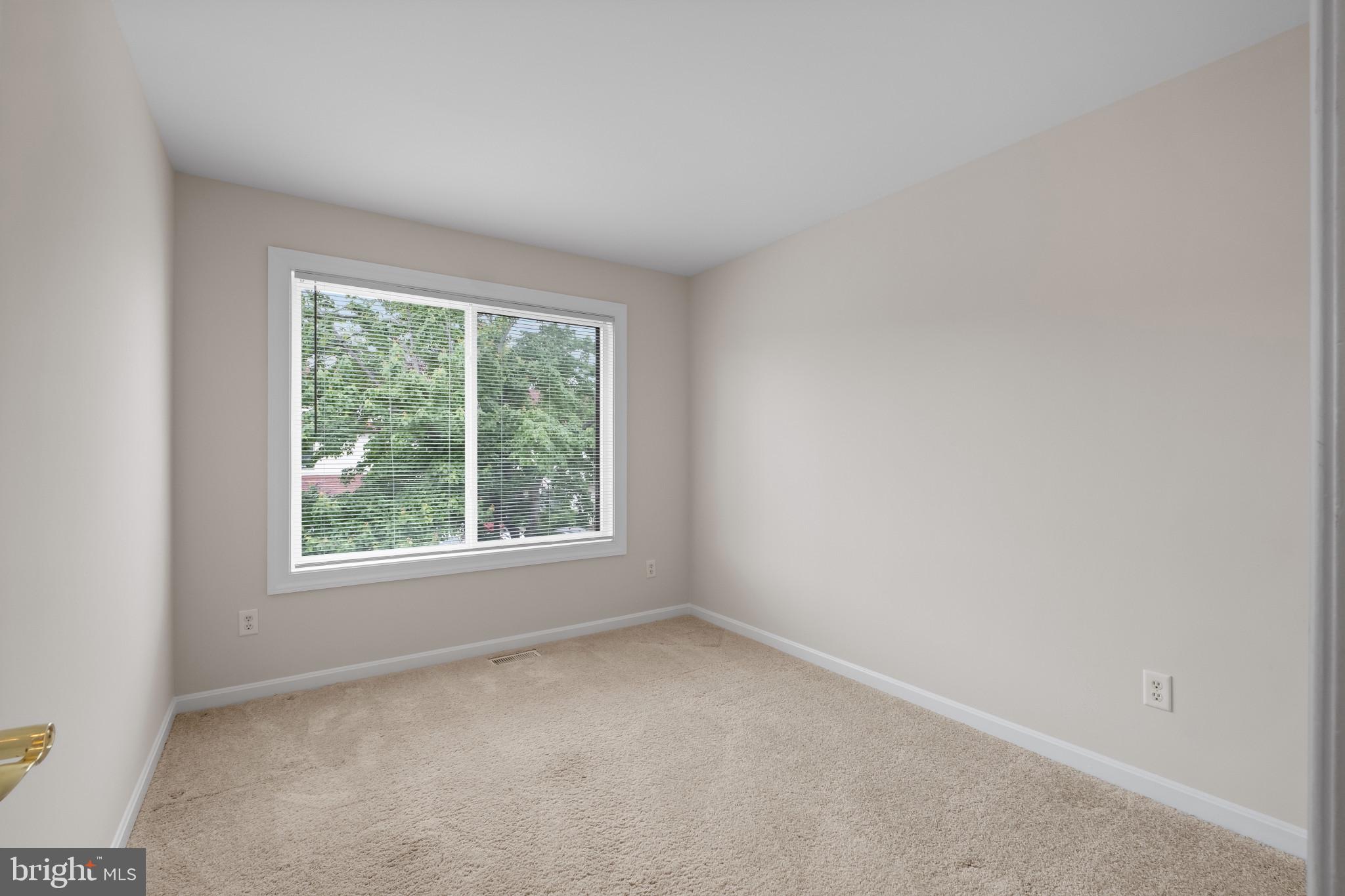 QUEENS LANDING - Residential
