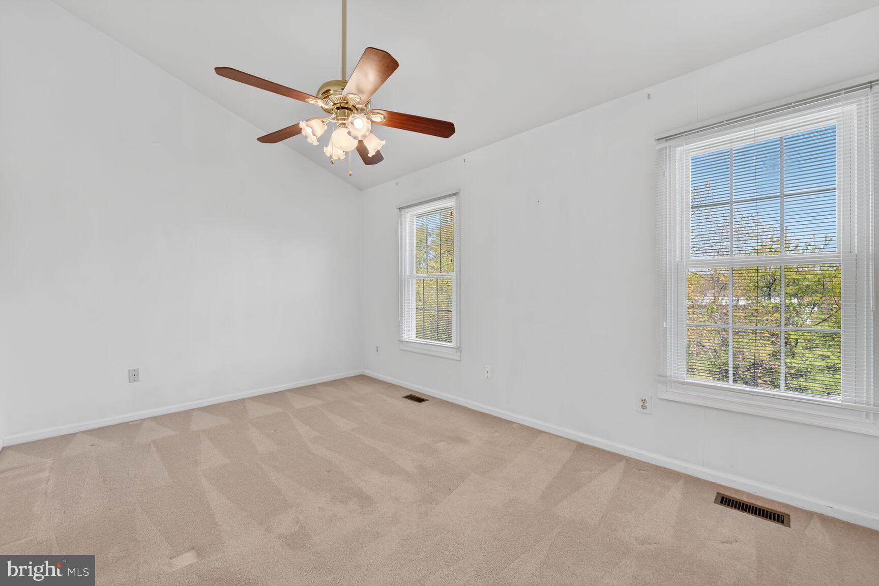 ASHBURN VILLAGE - Residential