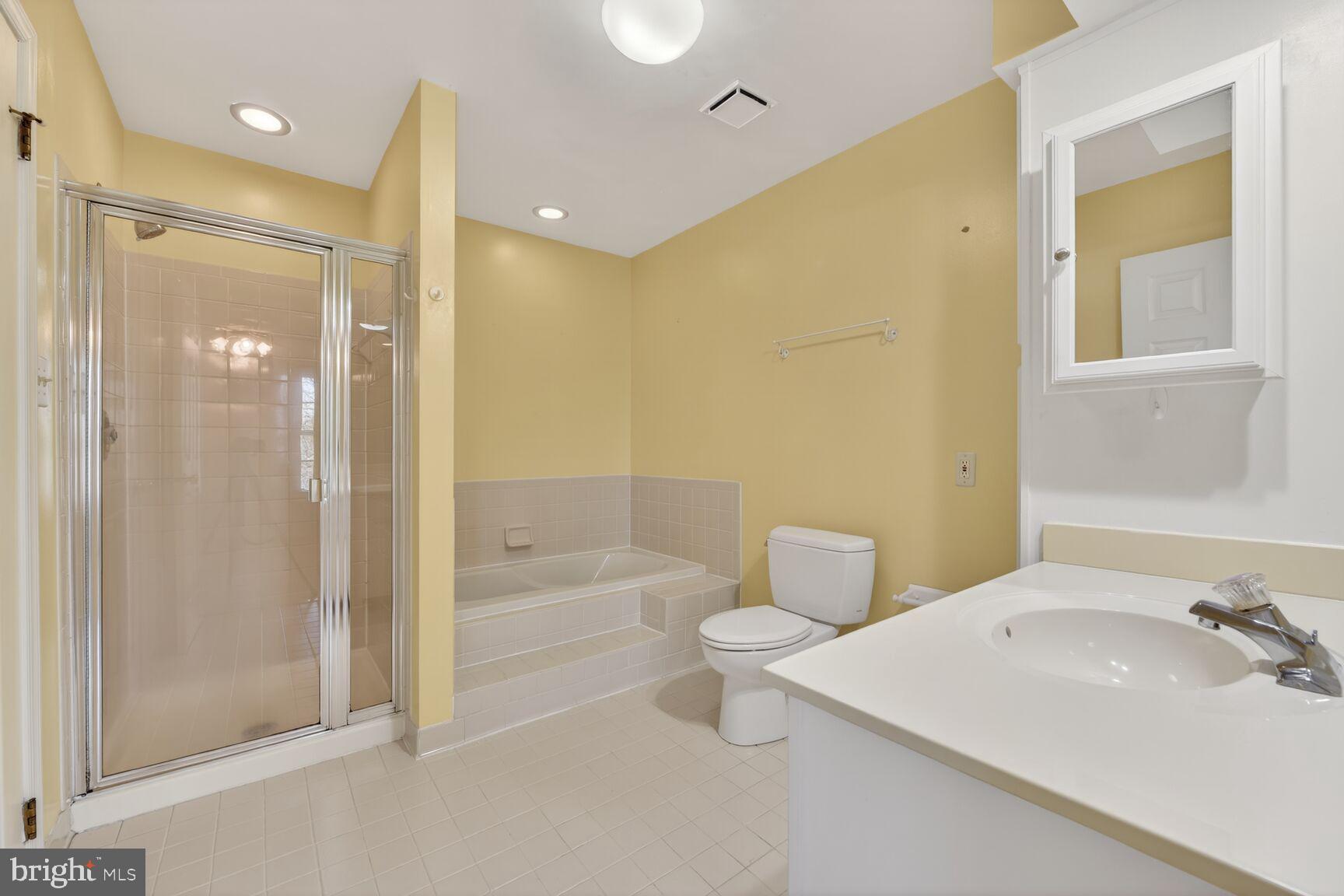 ASHBURN VILLAGE - Residential