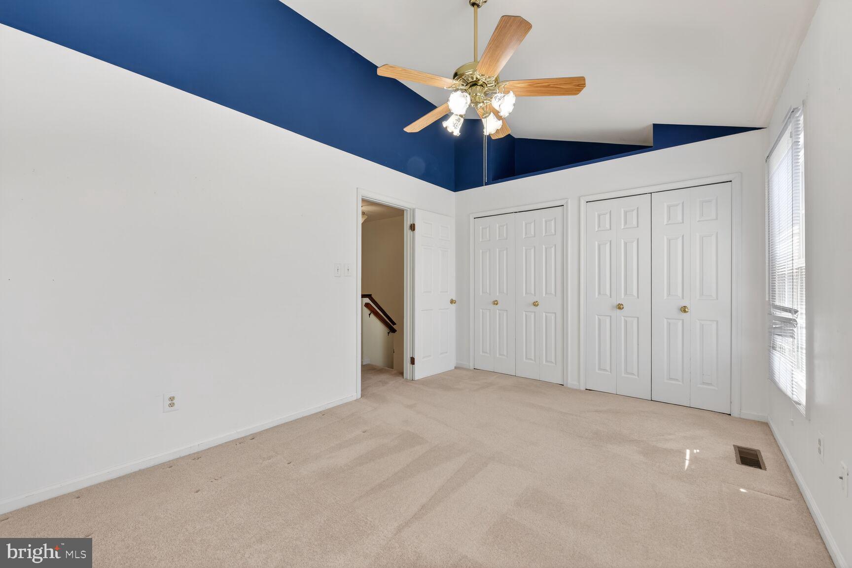 ASHBURN VILLAGE - Residential