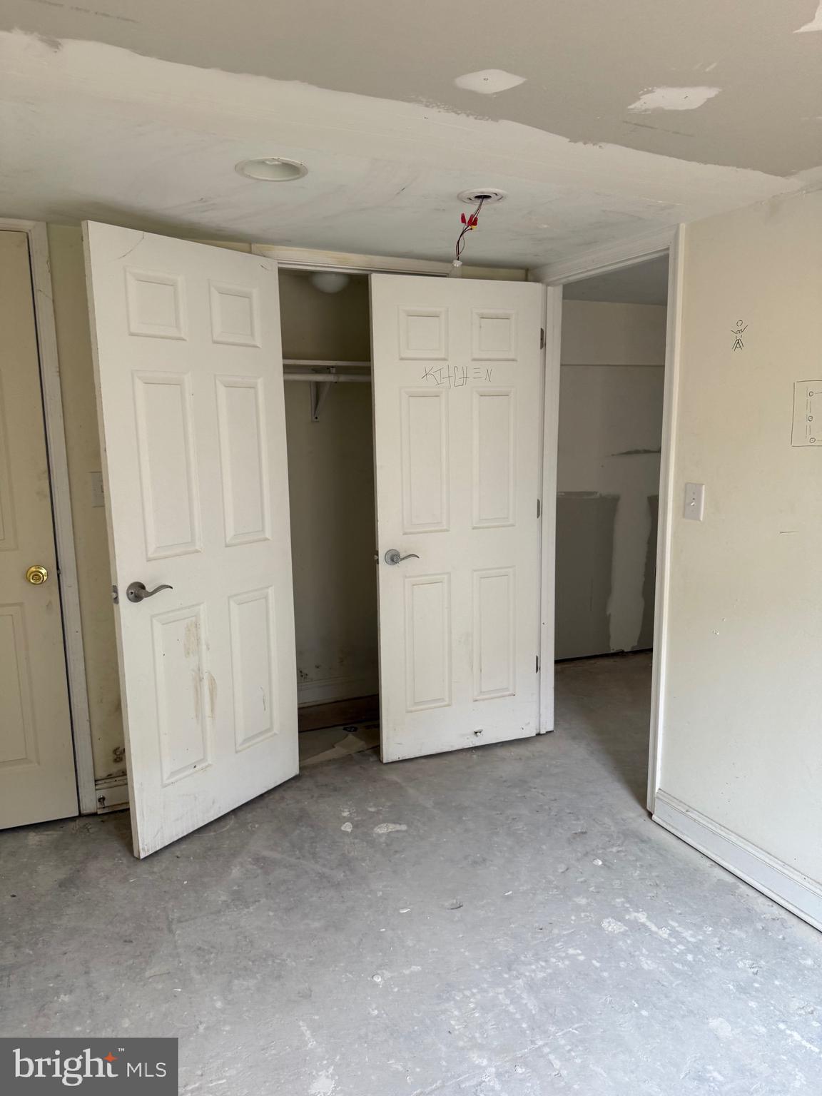 DEANWOOD PARK - Residential