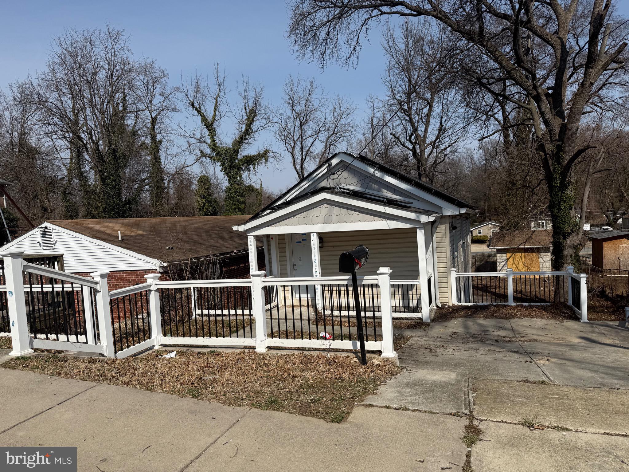 DEANWOOD PARK - Residential