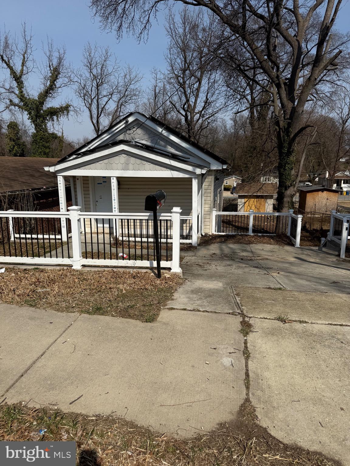 DEANWOOD PARK - Residential