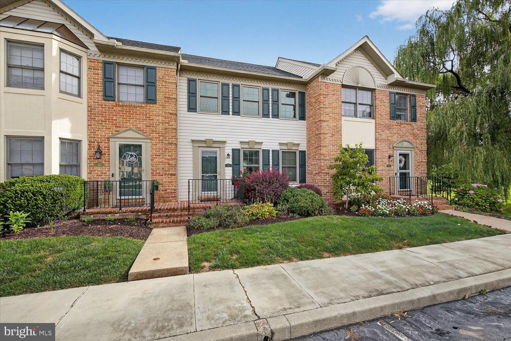 Photo of 539 Cobblestone Lane, LANCASTER, PA 17601 (MLS # PALA2076712)