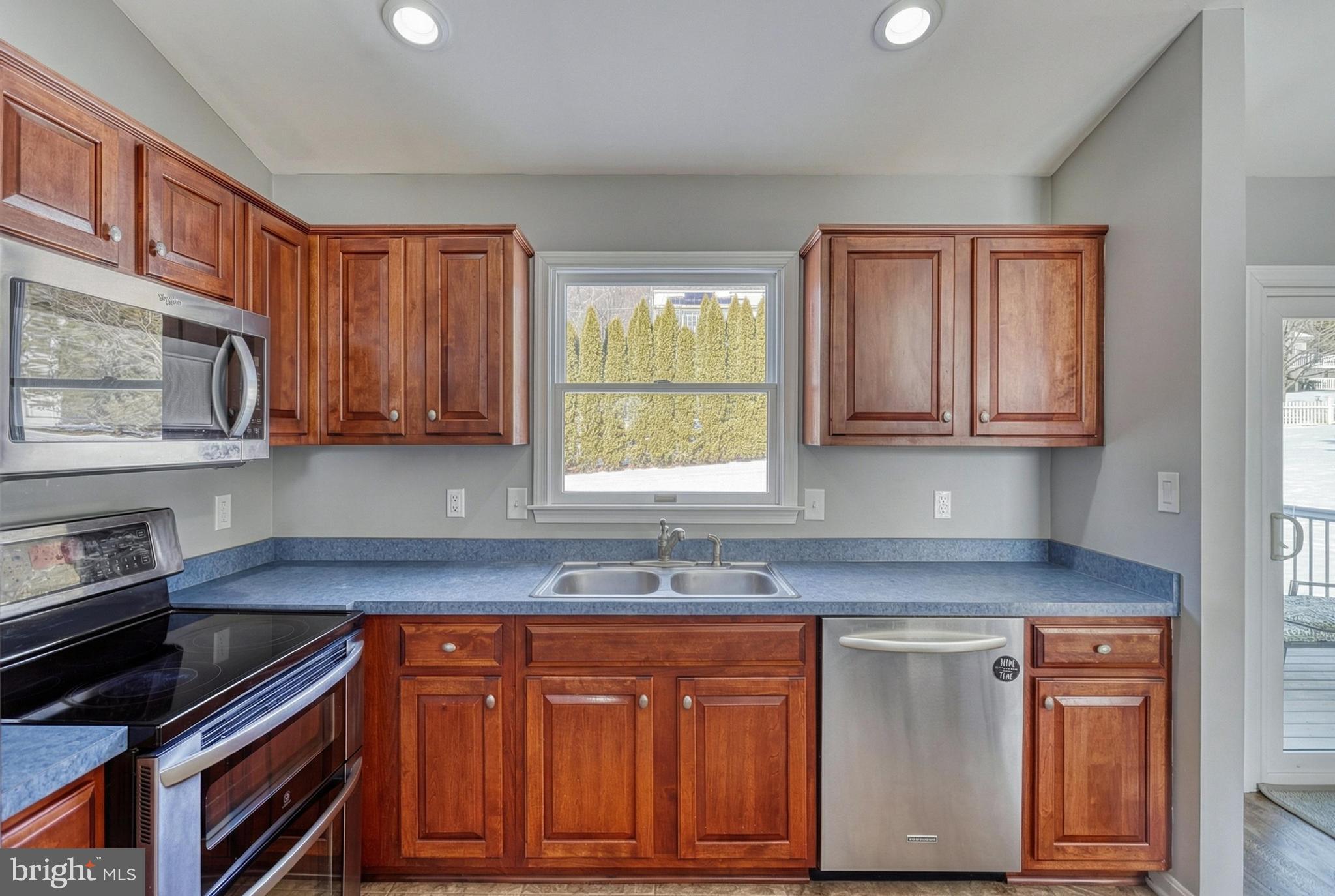 FAIRVIEW - Residential