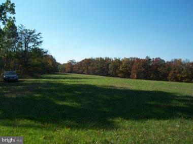 SLIM CHANCE ACRES - Land