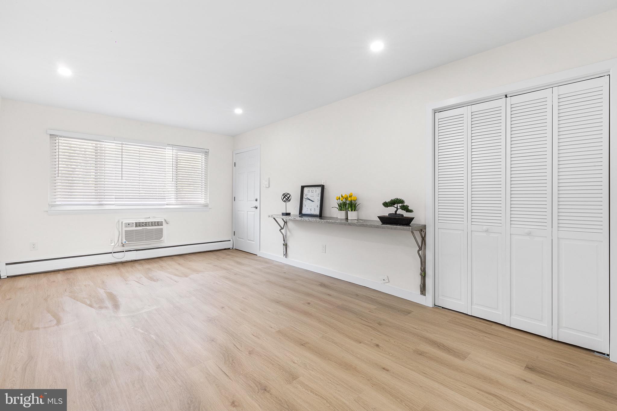 LAWRENCE PARK - Residential